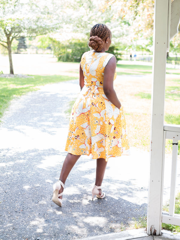 Butterfly print midi dress with tie back - Karí Céra